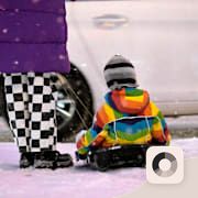 STOCKHOLM 20230102
Barn dras på pulka i snön under tisdagens ihärdiga snöande.
Foto: Janerik Henriksson / TT / kod 10010