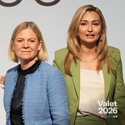 Magdalena Andersson (S), partiledare Socialdemokraterna och Ebba Busch, (KD) energi- och näringsminister, när Volvo presenterar sin nya modell EX60.