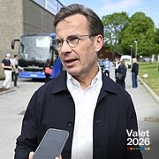 Statsminister Ulf Kristersson (M) intervjuas i Norrköping under Moderaternas valturné.
