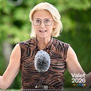 Finansminister Elisabeth Svantesson (M) presenterar de ekonomiska förutsättningarna för 2027 års budget på Harpsund.